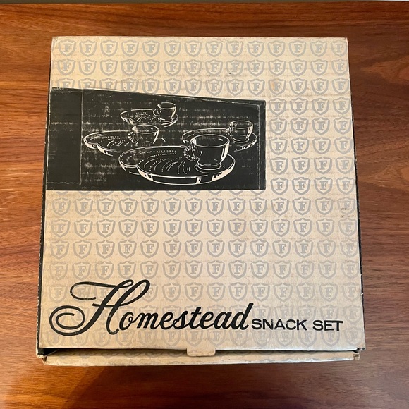 Vintage, Homestead Snack Set, in Original Box by The Federal Glass Company - Picture 2 of 7